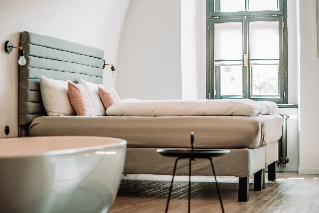 luxury bedroom decor expensive hotel style